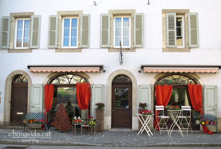 Petits restaurants al poble de Coppet