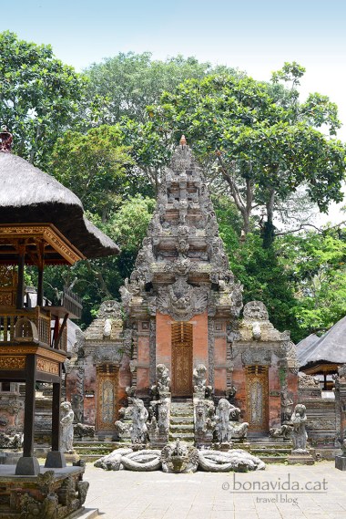 Temples de religió balinesa-hindú