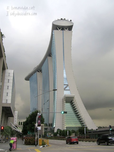 Lateral de l'hotel. Tota una obra arquitectònica