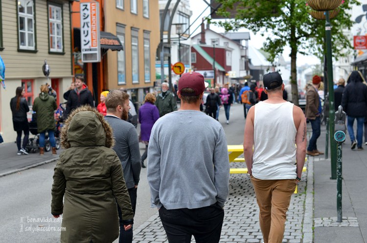El juny és època de temperatures variables. Uns ja tenen calor, i altres encara es moren de fred...