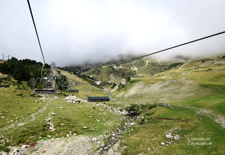 El telecadira ens puja un bon troç, per després fer la baixada tot xino-xano