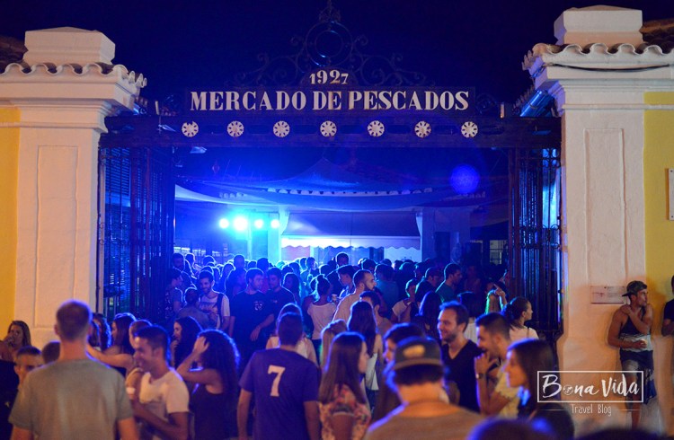 Fins i tot el Mercat es transforma en zona de festa