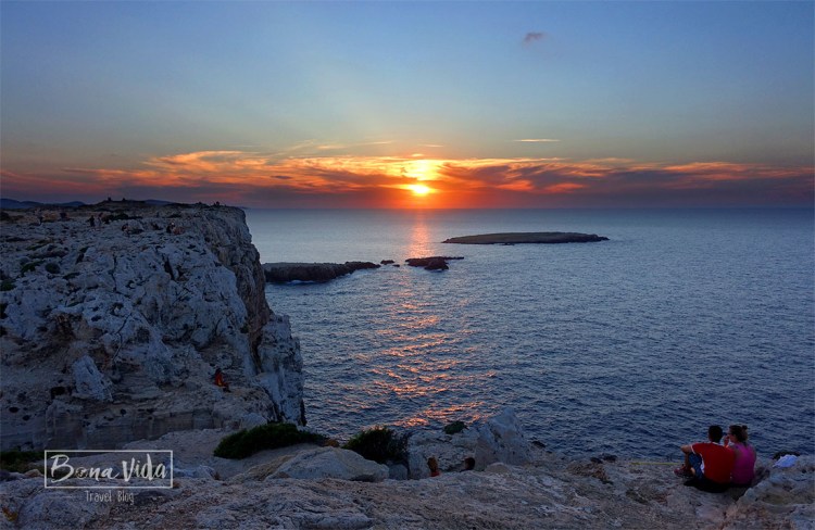 Disfrutant del capvespre al Far de Cavalleria