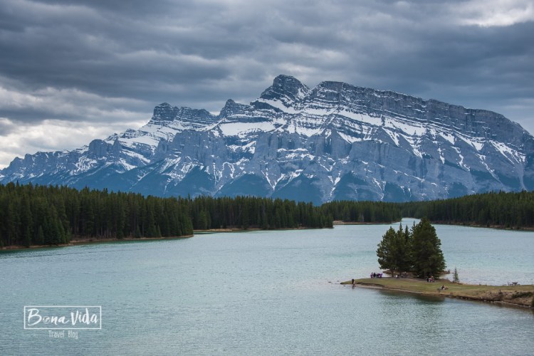 A pocs quilòmetres podem visitar Two Jack Lakes