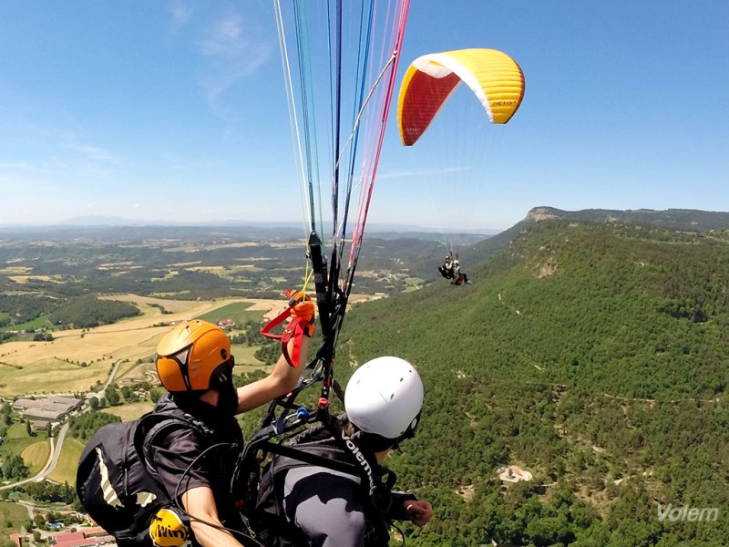 Quina il·lusió! Som protagonistes a la revista Descobrir Catalunya. Practicant esports d’aventura al Berguedà (I&nbsp;part)