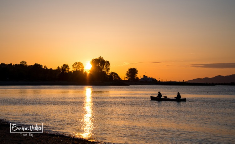 Jericho Beach, una de les platges de Kitsilano, al capvespre