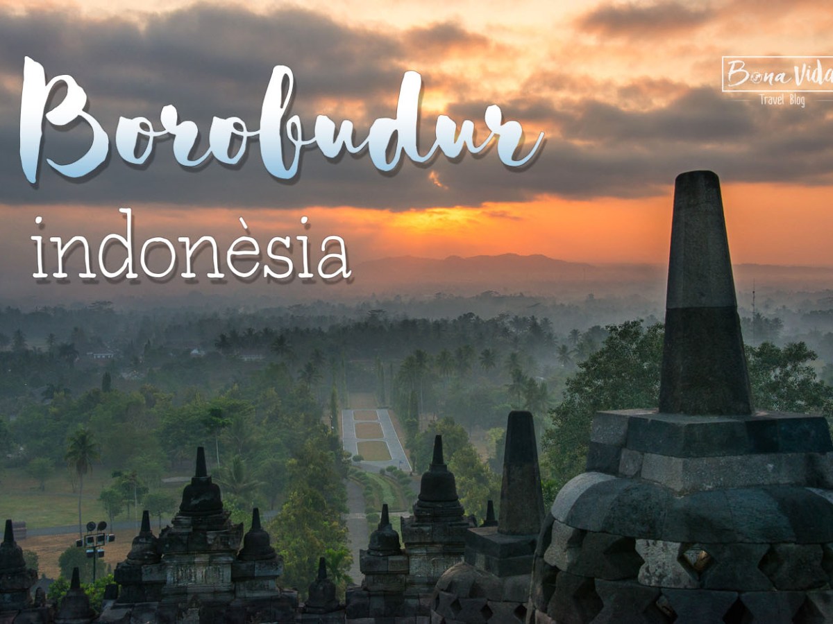 Sortida de sol a Borobudur,&nbsp;Indonèsia.