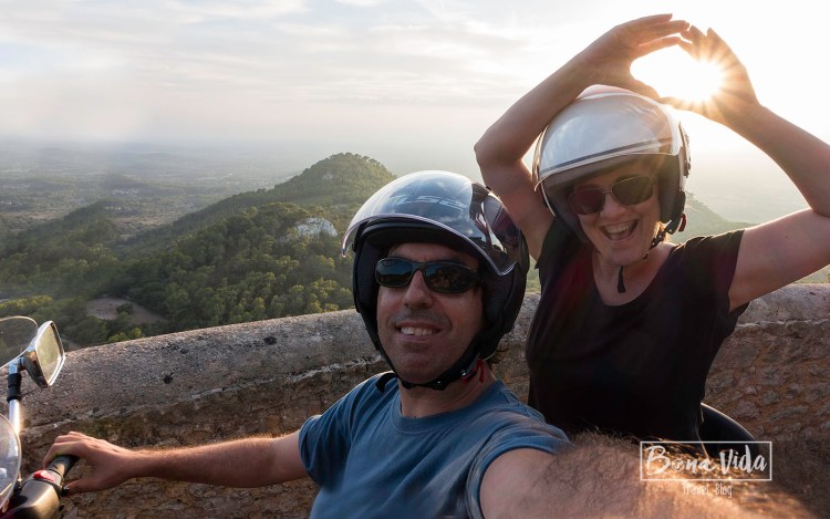 mallorca-nosaltres-moto-selfie