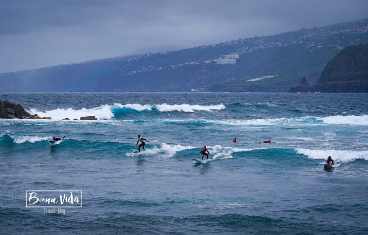 tenerife platja surfers